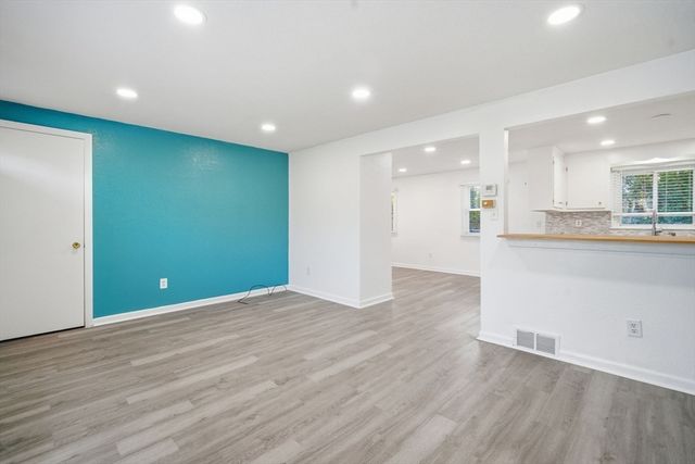 181 Beauchamp Terrace, Chicopee, MA 01020