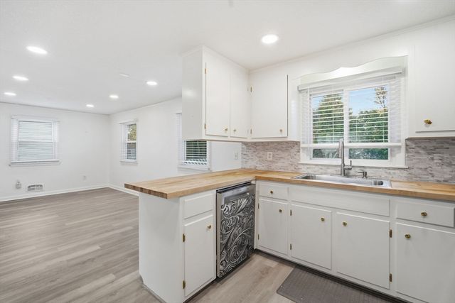 181 Beauchamp Terrace, Chicopee, MA 01020