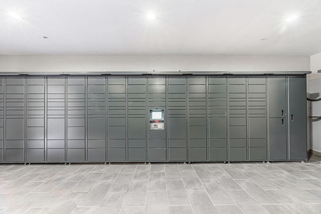 8877 Lakes At 610 Drive 205, Houston, TX 77054