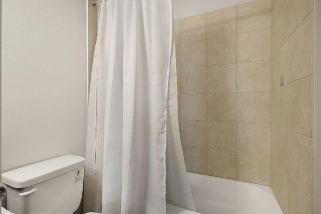 173 Painted Desert LN, Buda, TX 78610