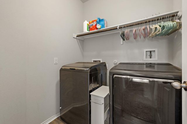 173 Painted Desert LN, Buda, TX 78610