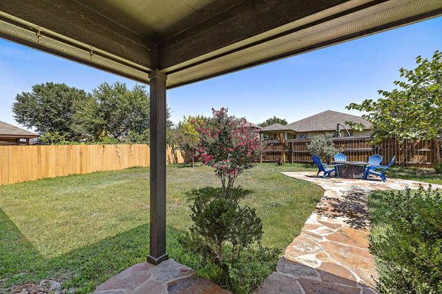 173 Painted Desert LN, Buda, TX 78610