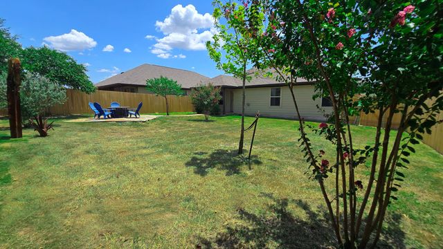 173 Painted Desert LN, Buda, TX 78610