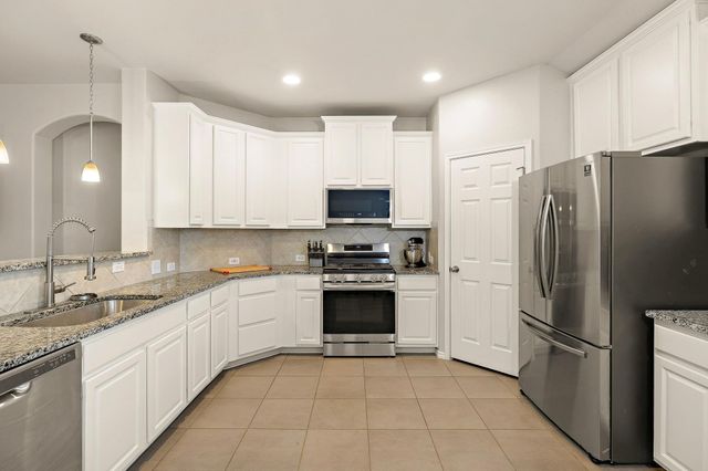 173 Painted Desert LN, Buda, TX 78610