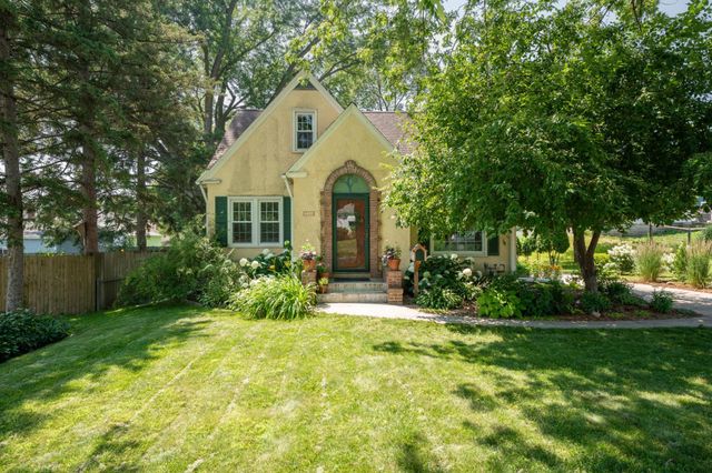 710 10th Street NW, Rochester, MN 55901