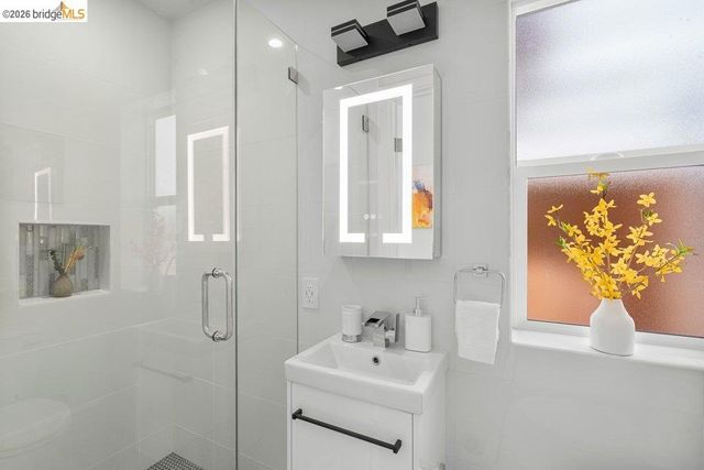 732 26th Street, Oakland, CA 94612