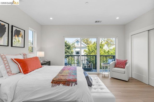 732 26th Street, Oakland, CA 94612