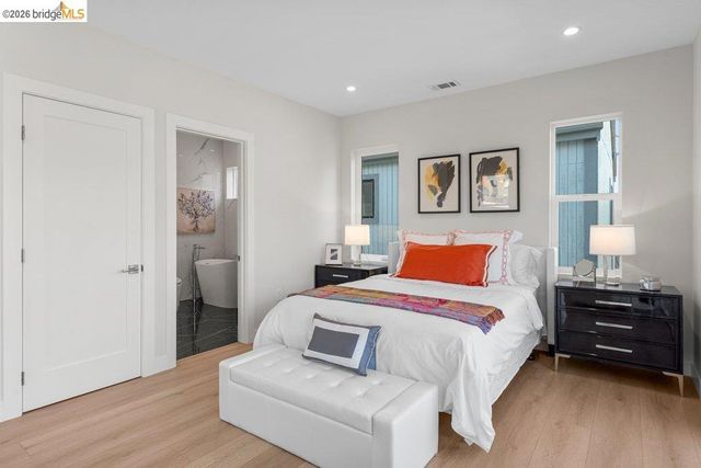 732 26th Street, Oakland, CA 94612