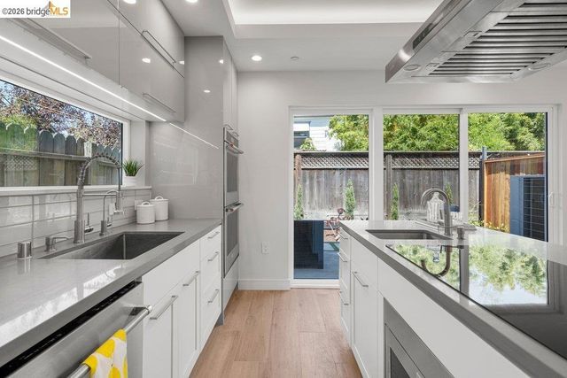 732 26th Street, Oakland, CA 94612