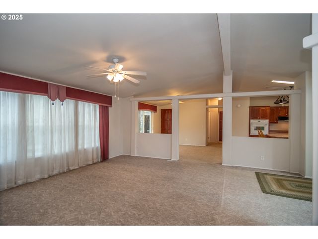 115 SAMANTHA Way, Canyonville, OR 97417