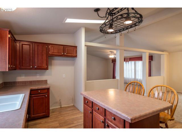 115 SAMANTHA Way, Canyonville, OR 97417