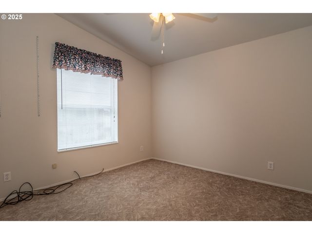 115 SAMANTHA Way, Canyonville, OR 97417