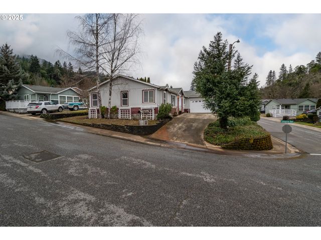 115 SAMANTHA Way, Canyonville, OR 97417