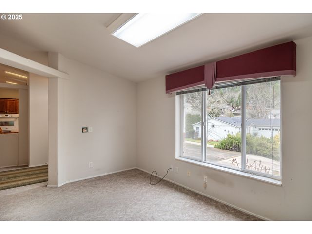 115 SAMANTHA Way, Canyonville, OR 97417