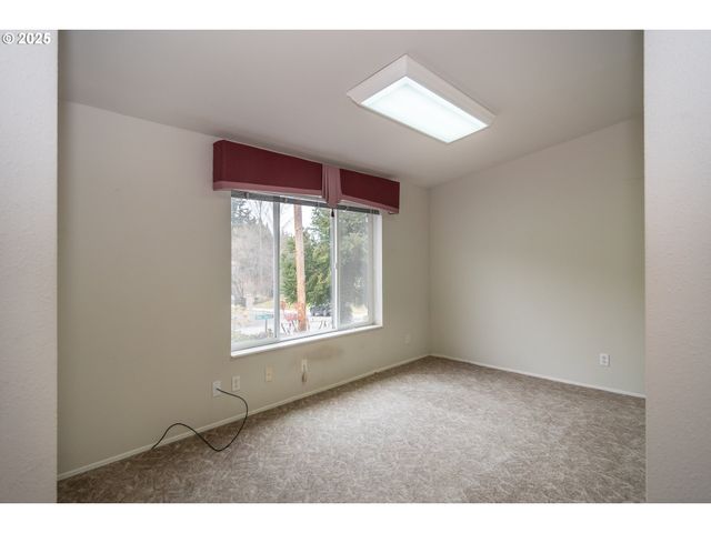 115 SAMANTHA Way, Canyonville, OR 97417