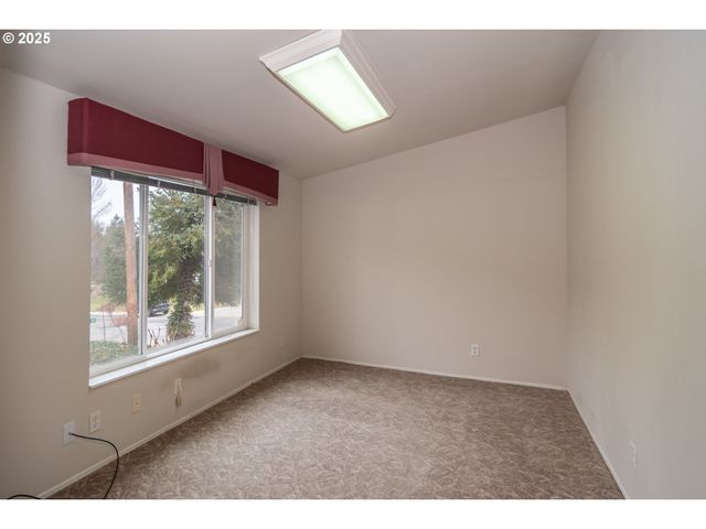 115 SAMANTHA Way, Canyonville, OR 97417