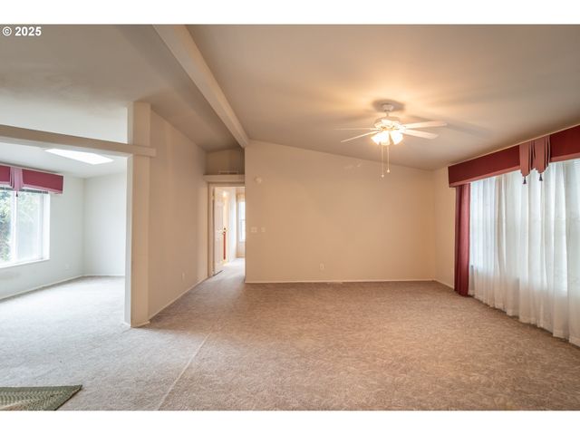 115 SAMANTHA Way, Canyonville, OR 97417