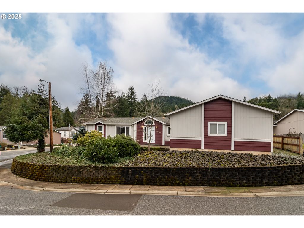 115 SAMANTHA Way, Canyonville, OR 97417