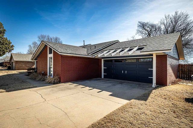 2509 NE Heritage Creek Dr, Lawton, OK 73507
