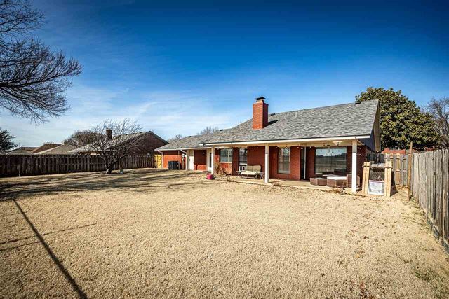 2509 NE Heritage Creek Dr, Lawton, OK 73507