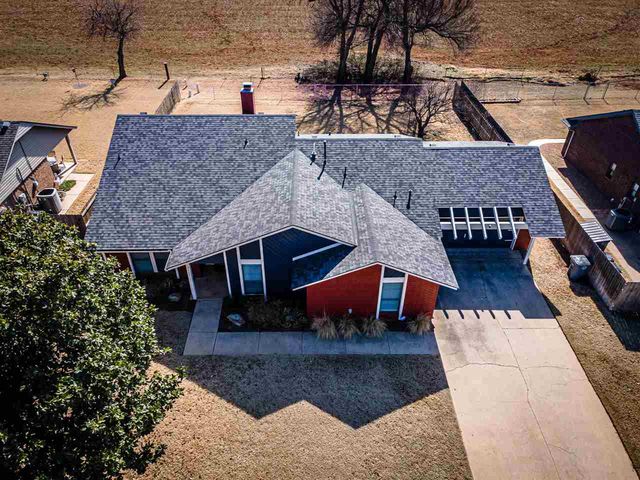 2509 NE Heritage Creek Dr, Lawton, OK 73507