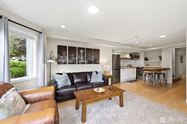 2107 N 63rd Street, Seattle, WA 98103