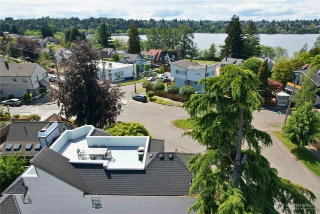 2107 N 63rd Street, Seattle, WA 98103