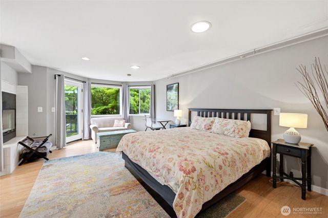 2107 N 63rd Street, Seattle, WA 98103