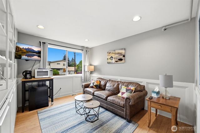 2107 N 63rd Street, Seattle, WA 98103