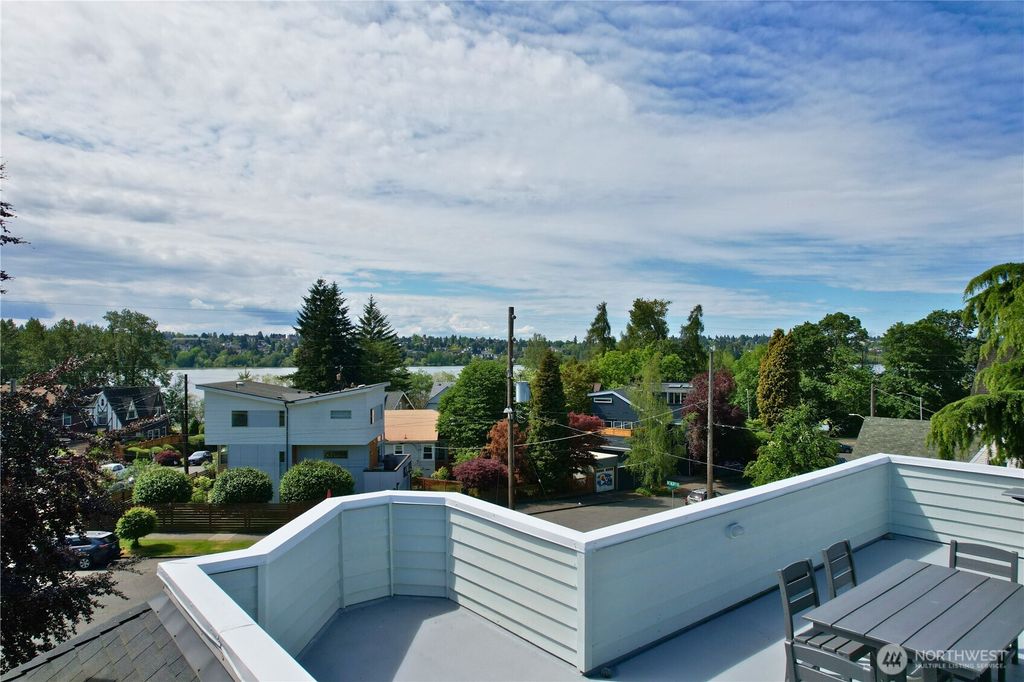 2107 N 63rd Street, Seattle, WA 98103
