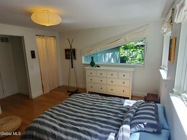 17 Ten Springs Drive, Saratoga Springs, NY 12866
