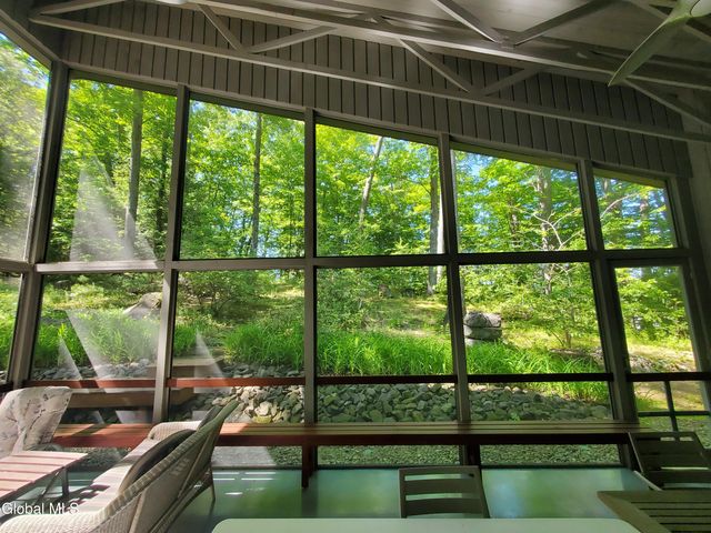 17 Ten Springs Drive, Saratoga Springs, NY 12866