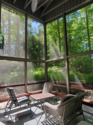 17 Ten Springs Drive, Saratoga Springs, NY 12866