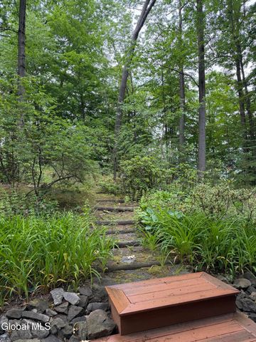 17 Ten Springs Drive, Saratoga Springs, NY 12866