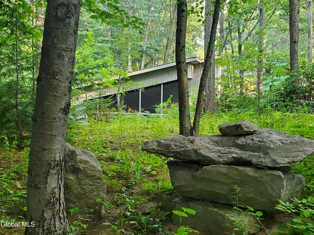 17 Ten Springs Drive, Saratoga Springs, NY 12866