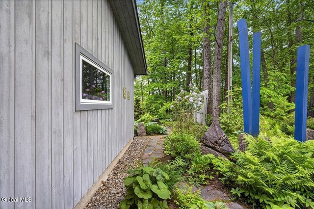 17 Ten Springs Drive, Saratoga Springs, NY 12866