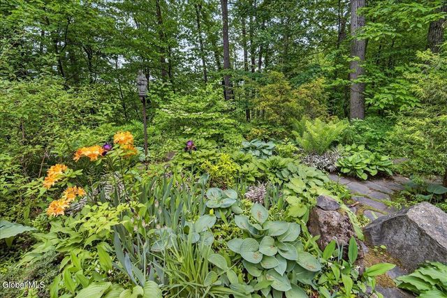 17 Ten Springs Drive, Saratoga Springs, NY 12866