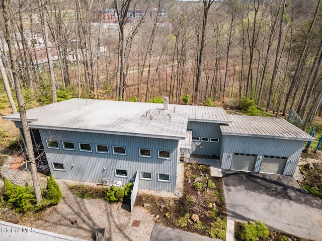 17 Ten Springs Drive, Saratoga Springs, NY 12866