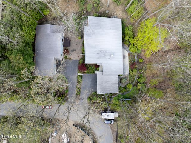 17 Ten Springs Drive, Saratoga Springs, NY 12866