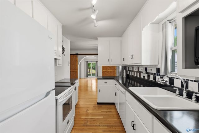 24187 Mooresville Road, Athens, AL 35613