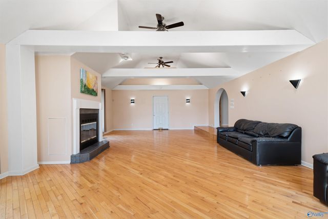 24187 Mooresville Road, Athens, AL 35613