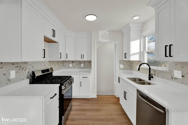 21194 Eastwood Boulevard, Warren, MI 48089