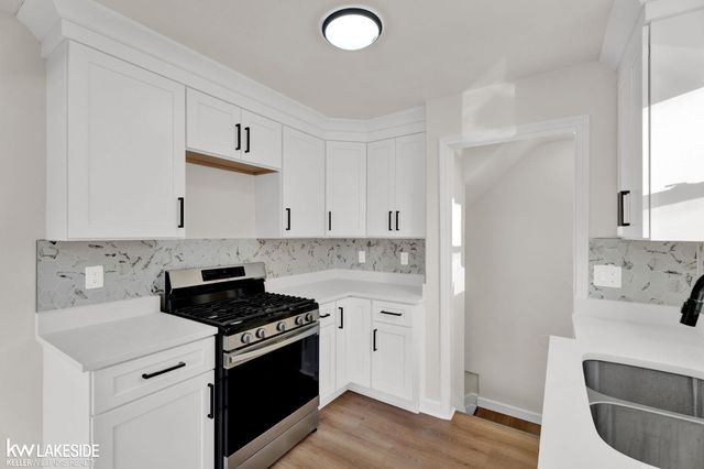 21194 Eastwood Boulevard, Warren, MI 48089