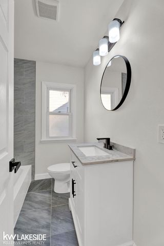 21194 Eastwood Boulevard, Warren, MI 48089