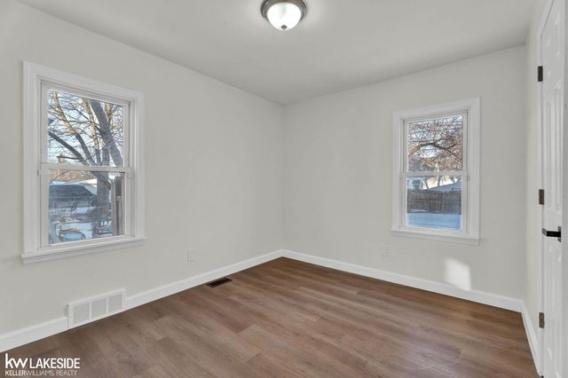 21194 Eastwood Boulevard, Warren, MI 48089