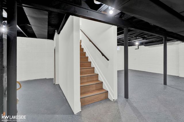 21194 Eastwood Boulevard, Warren, MI 48089