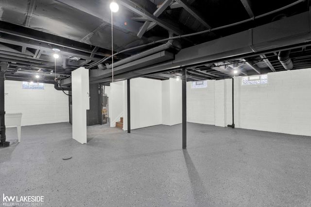 21194 Eastwood Boulevard, Warren, MI 48089