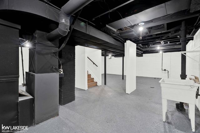 21194 Eastwood Boulevard, Warren, MI 48089