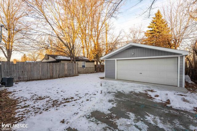 21194 Eastwood Boulevard, Warren, MI 48089