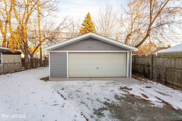 21194 Eastwood Boulevard, Warren, MI 48089